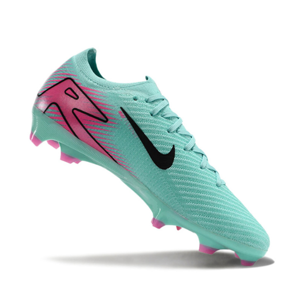 Botas de fútbol Nike Air Zoom Mercurial Vapor 16 Elite FG para terreno firme, color azul claro y rosa