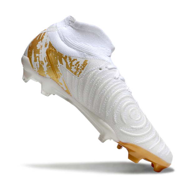 Botas de fútbol Nike Phantom Luna 2 Elite FG para terreno firme, color blanco y dorado