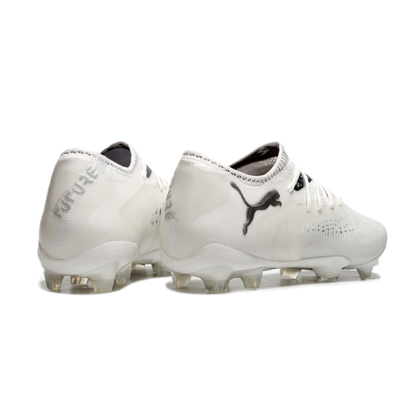 Botas de fútbol Puma Future 8 Low Cut para terreno firme, color blanco y negro