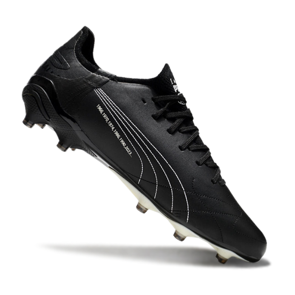 Botas de fútbol Puma King Ultimate Art of Football Pack FG para terreno firme, color blanco y negro