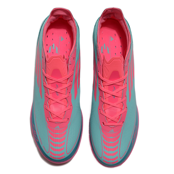 Botas de fútbol Adidas F50 Elite Turf TF para niños, color azul claro y rosa