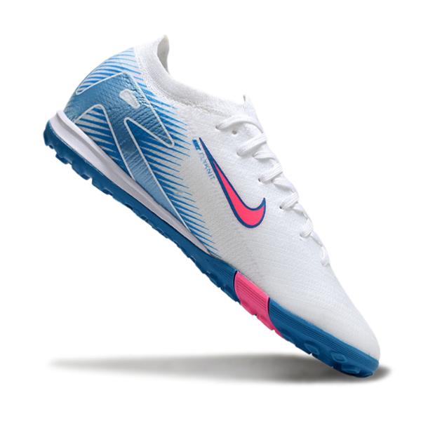 Botas de fútbol Nike Zoom Mercurial Vapor 16 Elite Turf TF en blanco, azul claro y rosa
