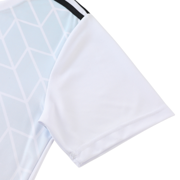 Conjunto de entrenamiento Adidas blanco y negro con camiseta y pantalones cortos