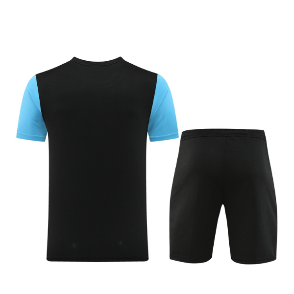 Conjunto de entrenamiento Nike azul y negro: camiseta y pantalones cortos