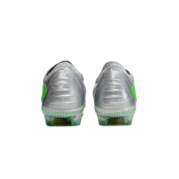 Botas de fútbol Nike Phantom 6 Elite x EA FC para terreno firme, color blanco, para niños