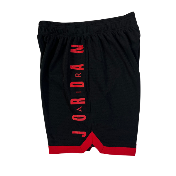 Pantalones cortos Jordan negros y rojos