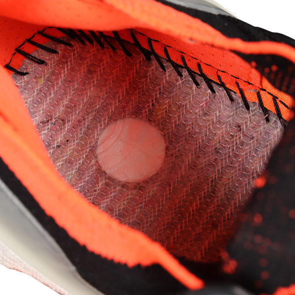 Zapatillas de running Adidas Ultraboost Light en negro, naranja y azul