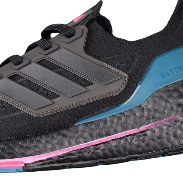 Zapatillas de running Adidas Ultraboost Light en negro y azul claro