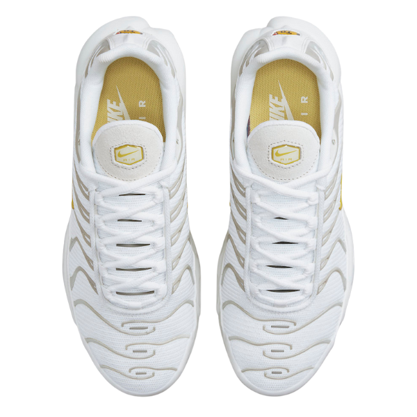 Zapatillas Nike Air Max Plus TN blancas con diseño de apio