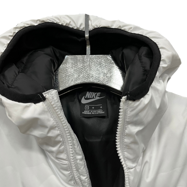 Nike White and Black Puffer Jacket 