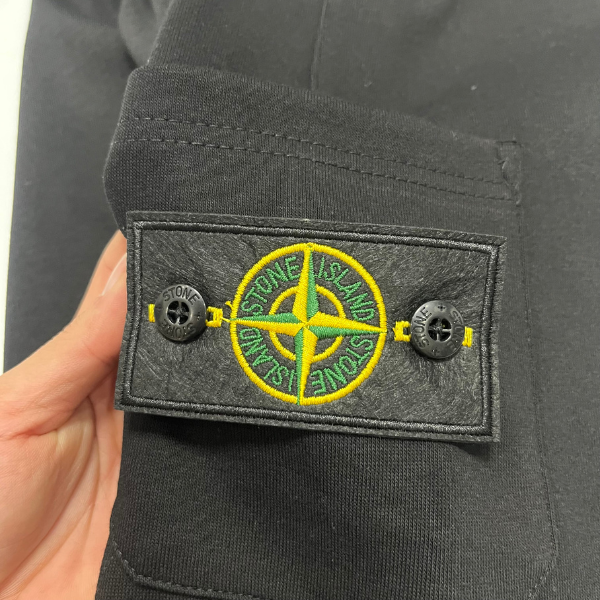 Pantalones deportivos negros de Stone Island