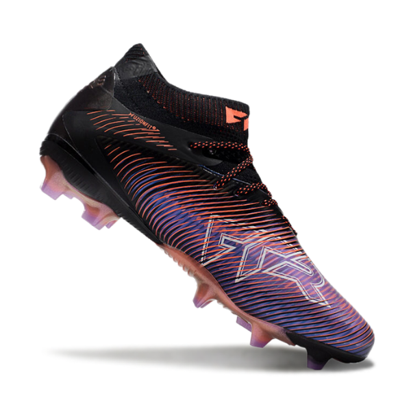 Botas de fútbol Puma Future 8 Neymar Jr Unlimited Pack negras y doradas para terreno firme FG