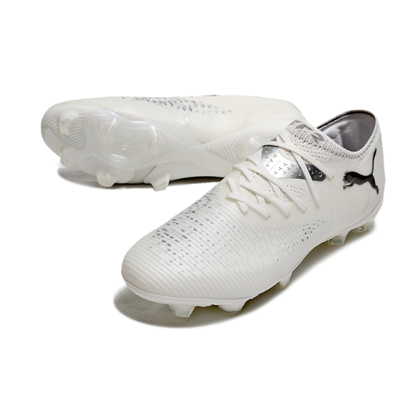 Botas de fútbol Puma Future 8 Low Cut para terreno firme, color blanco y negro