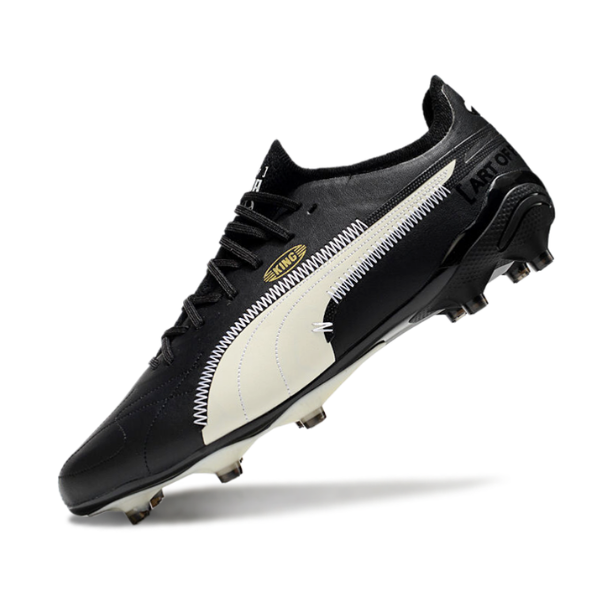 Botas de fútbol Puma King Ultimate Art of Football Pack FG para terreno firme, color blanco y negro