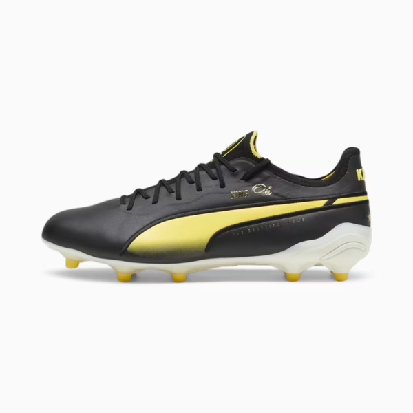 Botas de fútbol Puma King Ultimate Pelé Legends Pack FG para terreno firme, color negro y amarillo