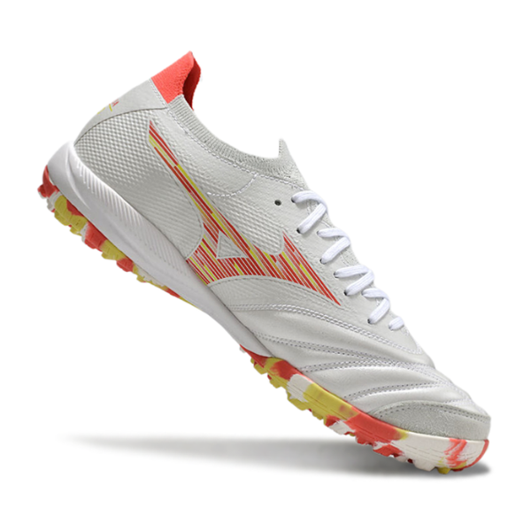 Botas de fútbol Mizuno Neo Sala Turf TF en blanco, naranja y amarillo