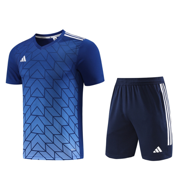 Conjunto de entrenamiento azul Adidas: camiseta y pantalón corto 
