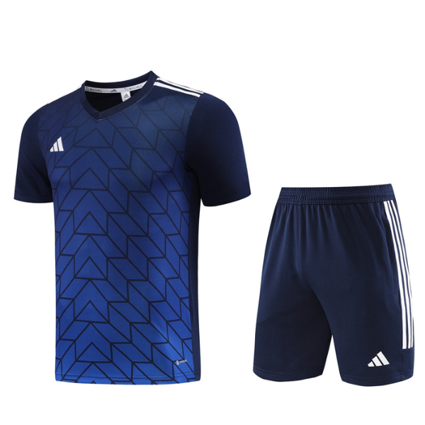 Conjunto de entrenamiento Adidas azul oscuro con camiseta y pantalones cortos 