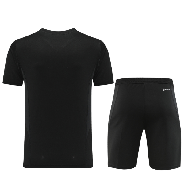 Conjunto de entrenamiento Adidas negro con camiseta y pantalones cortos 