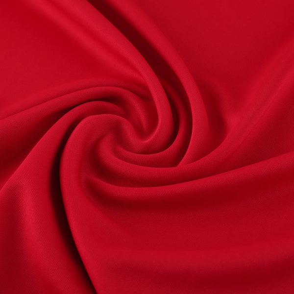 Conjunto de entrenamiento Adidas rojo y negro: camiseta y pantalones cortos 