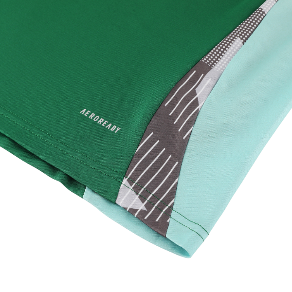 Conjunto de entrenamiento Adidas Green de camiseta y pantalones cortos 