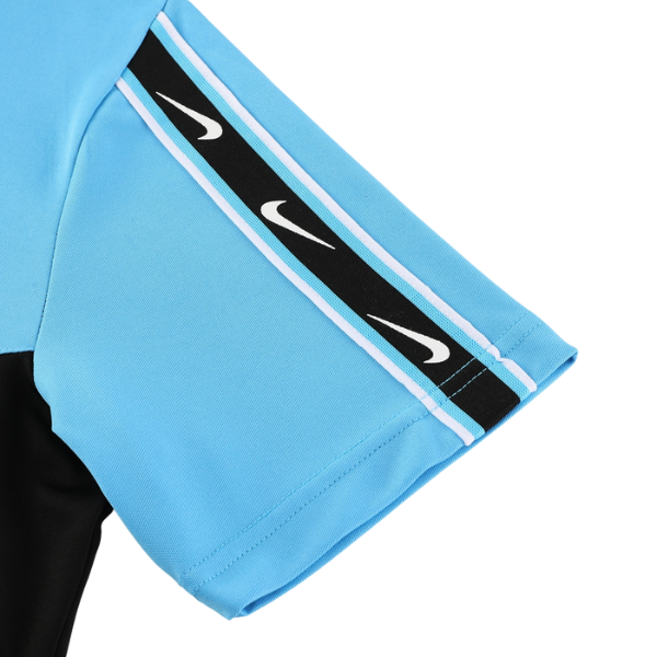 Conjunto de entrenamiento Nike azul y negro: camiseta y pantalones cortos