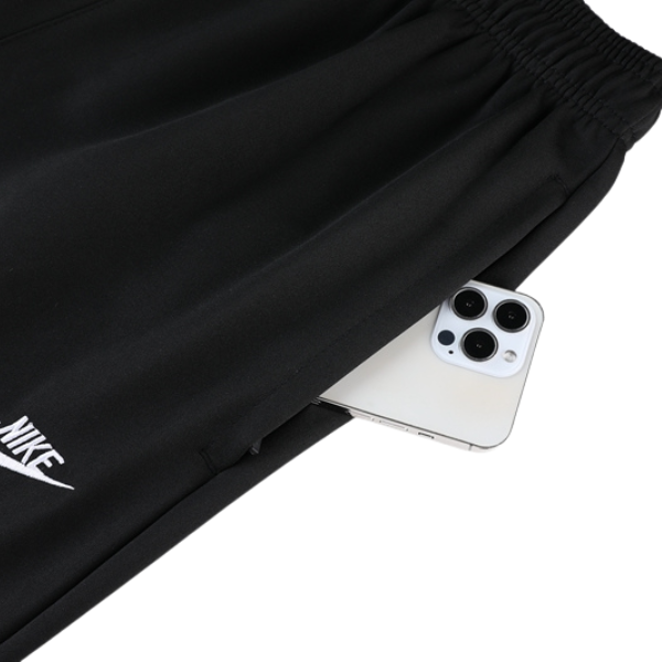 Chaqueta y pantalones Nike Cold Set en blanco y negro