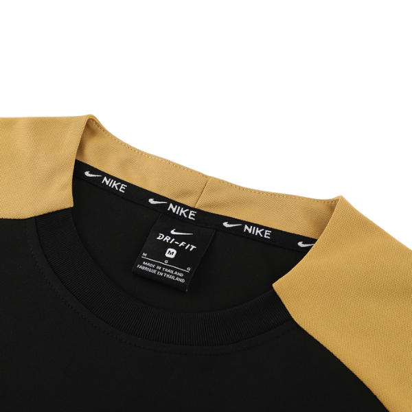 Conjunto de entrenamiento Adidas negro y amarillo con camiseta y pantalones cortos 