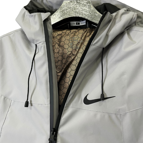 Chaqueta cortavientos gris Nike 