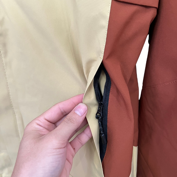 Chaqueta cortavientos Nike naranja y amarilla 