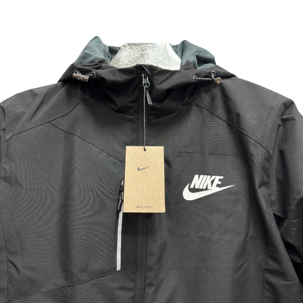 Chaqueta cortavientos negra Nike 