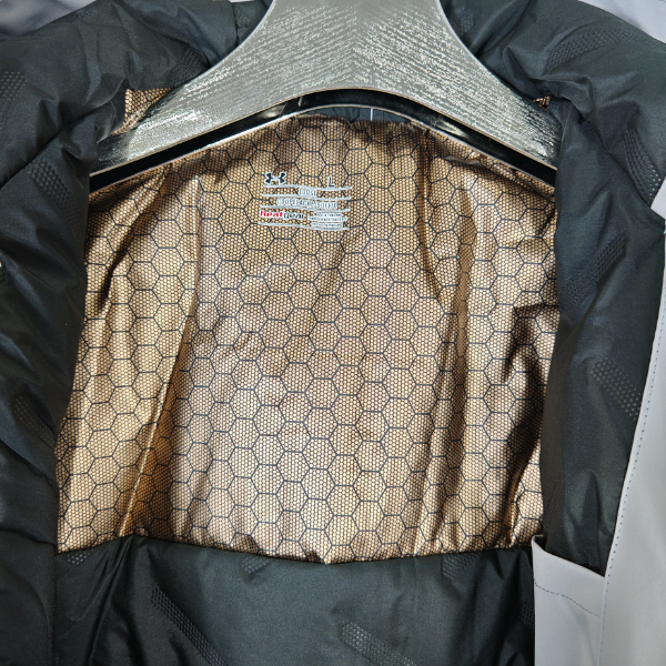 Chaqueta cortavientos gris Under Armour 