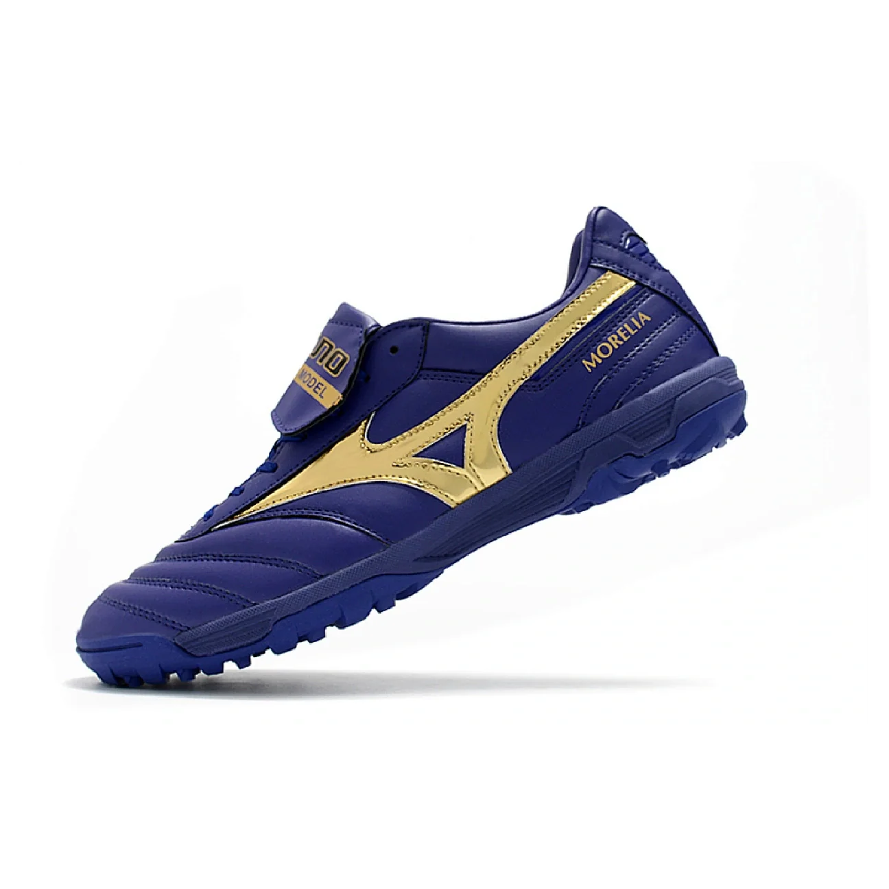 Botas de fútbol Mizuno Morelia Sala Classic Turf TF moradas y doradas