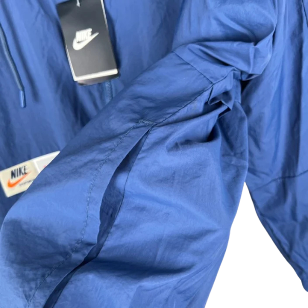 Chaqueta cortavientos azul Nike 