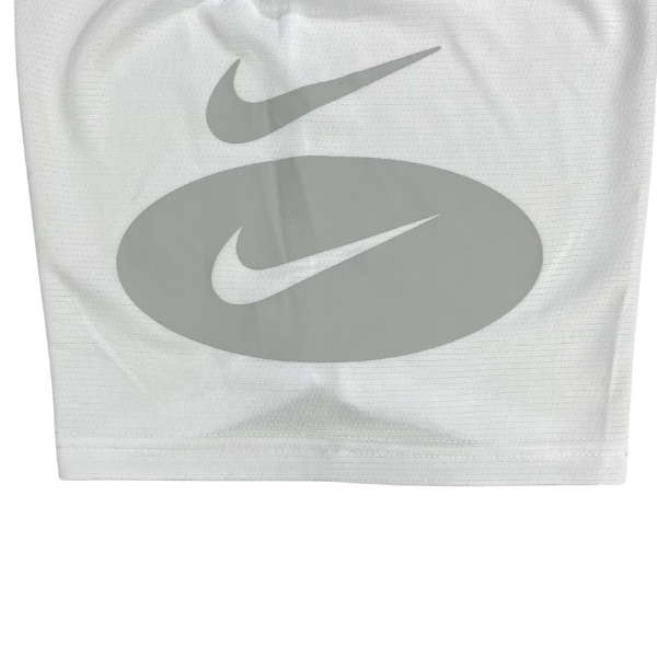 Pantalones cortos Nike blancos y grises 