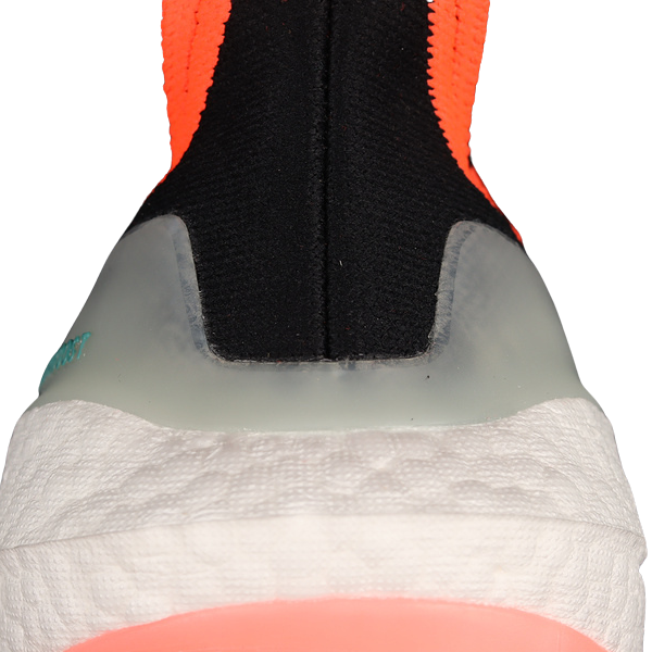 Zapatillas de running Adidas Ultraboost Light en negro, naranja y azul 