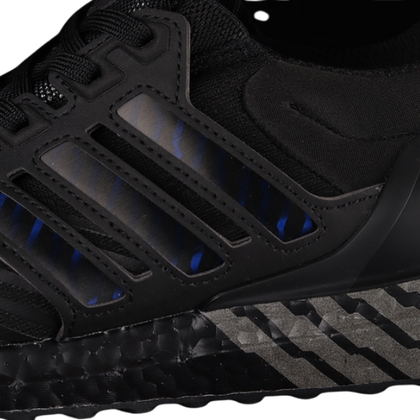 Zapatillas de running Adidas Ultraboost Light negras y azules 