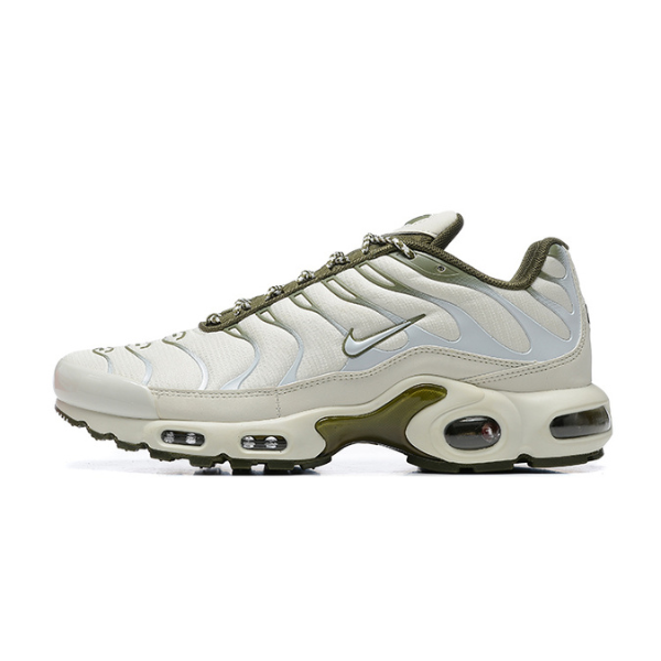 Zapatillas casuales Nike Air Max Plus TN en color oliva neutro