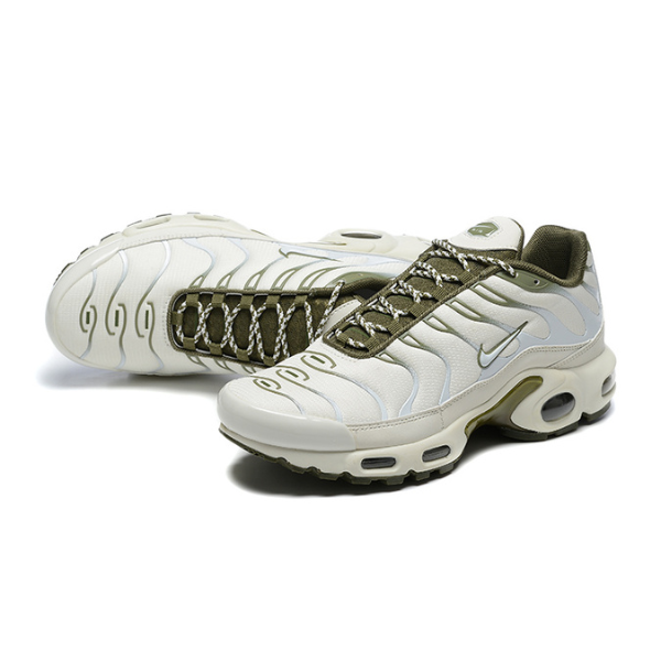 Zapatillas casuales Nike Air Max Plus TN en color oliva neutro
