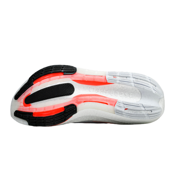 Zapatillas de running Adidas Ultraboost Light en blanco y naranja 