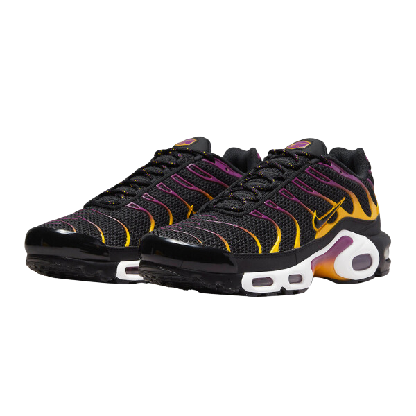 Zapatillas Nike Air Max Plus TN negras y doradas para uso casual