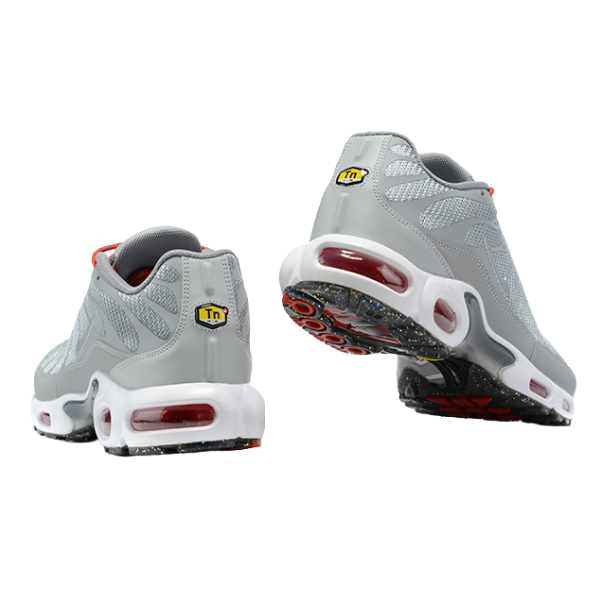 Zapatillas Nike Air Max Plus TN informales en gris y rojo