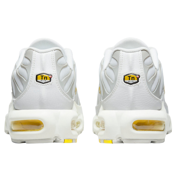 Zapatillas Nike Air Max Plus TN blancas con diseño de apio