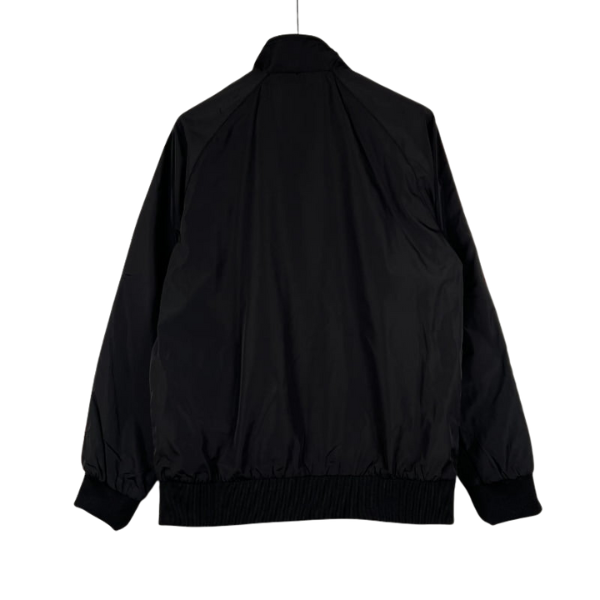 Chaqueta cortavientos Tommy Hilfiger negra, blanca y roja 